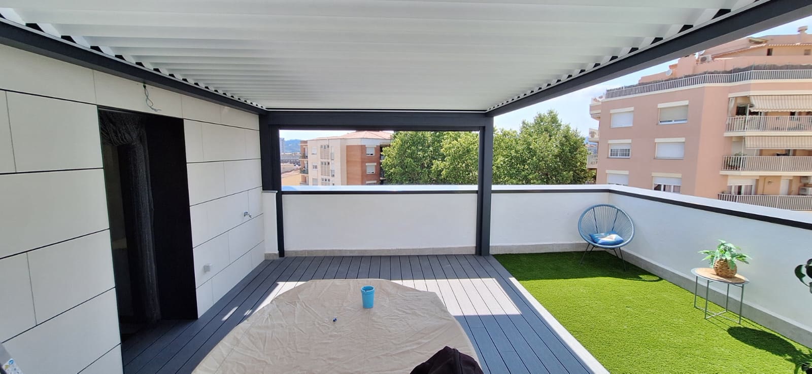 Pèrgola bioclimàtica en dúplex 7 Pèrgola bioclimàtica en dúplex 7